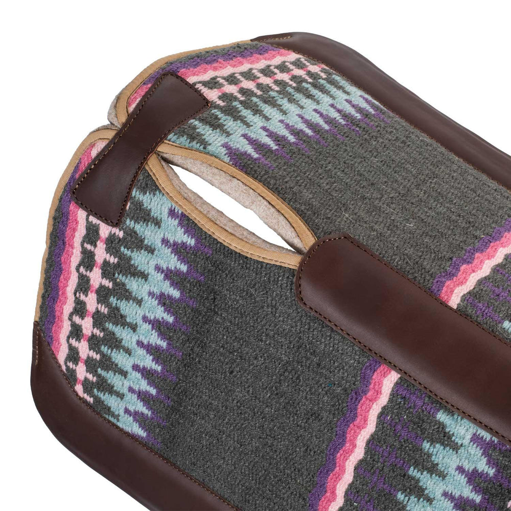 Pool's contoured western saddle pad